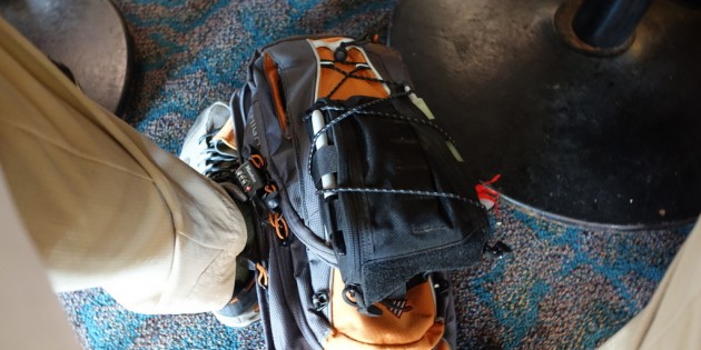 How to handle your bag in public How to handle your bag in public