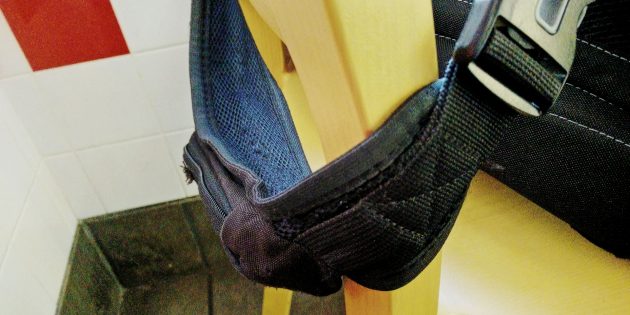 Handling Your Bag in Public: Strapped Handling Your Bag in Public: Strapped